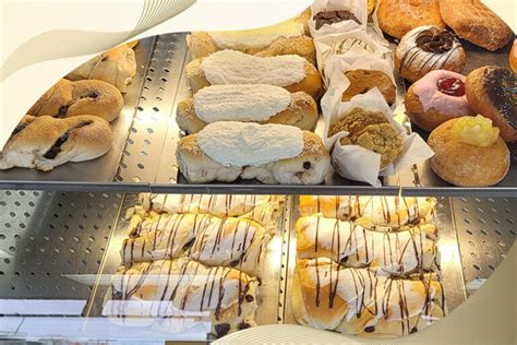 why are discount bakeries so cheap